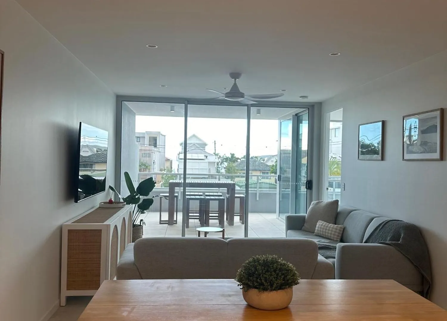 Apartment Palm Beach Perfection Gold Coast Australia